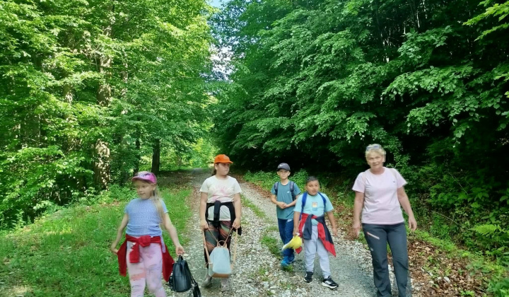 Akcie / Škola v prírode - Hrádok - foto