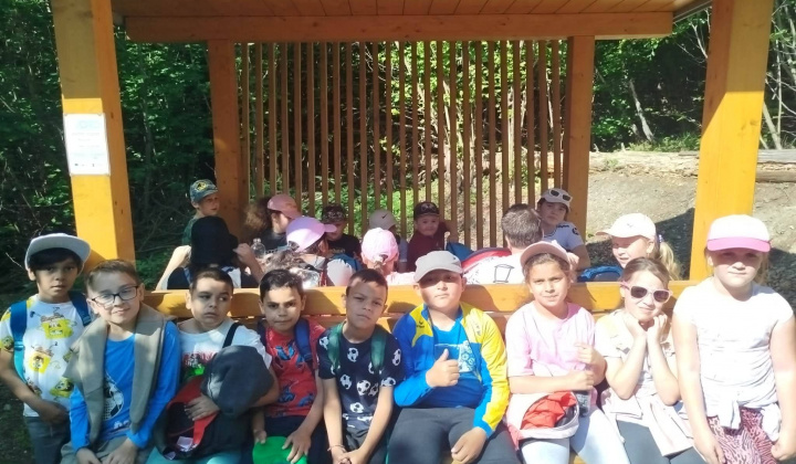 Akcie / Škola v prírode - Hrádok - foto