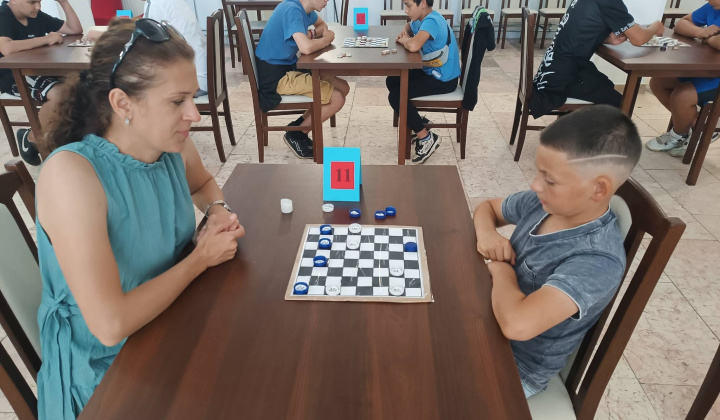 Akcie / Turnaj v dáme - foto