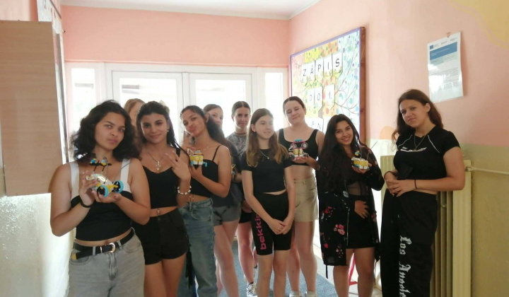 Akcie / Aj Ty v IT, alebo keď programujú dievčatá  - foto