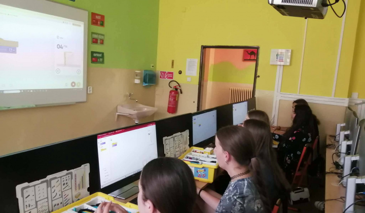 Akcie / Aj Ty v IT, alebo keď programujú dievčatá  - foto
