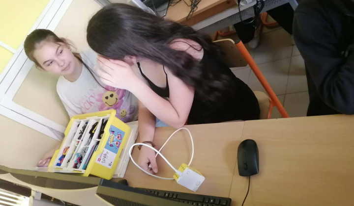 Akcie / Aj Ty v IT, alebo keď programujú dievčatá  - foto
