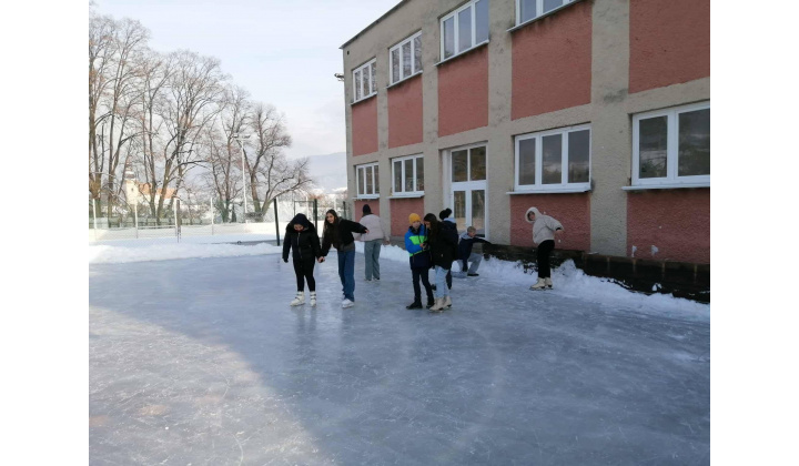 Školské klzisko 